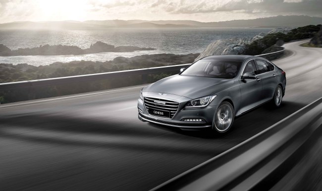 [Behind the Wheel / 2015 Hyundai Genesis 3.8] Design: 5 Interior: 4.5 Engine: 4.5 Fuel economy: 3 Cost and A/S: 4
