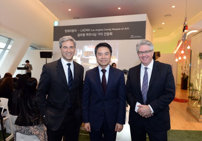 From left: Director of the Los Angeles County Museum of Art Michael Govan, executive vice president of Hyundai Motor Company Cho Won-hong, and head of the Chinese and Korean department of LACMA Steven Little at the press conference. Hyundai Motor Company