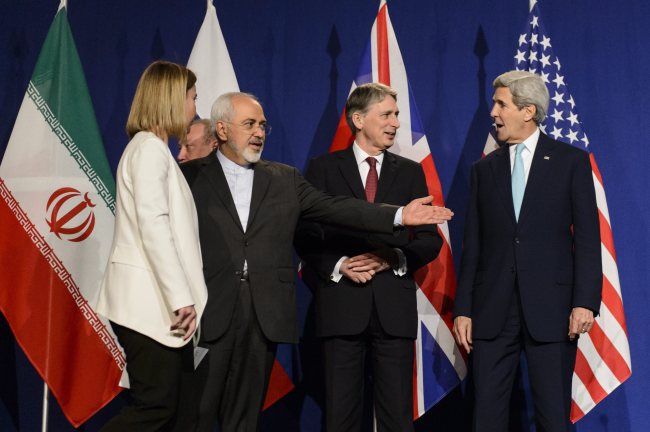 (Left to right) EU High Representative for Foreign Affairs and Security Policy Federica Mogherini, Iranian Foreign Minister Mohammad Javad Zarif, British Foreign Secretary Philip Hammond, U.S. Secretary of State John Kerry, react during a press event after the end of a new round of Nuclear Iran Talks in the Learning Center at the Swiss federal Institute of Technology, in Lausanne, Switzerland, Thursday.   EPA-Yonhap