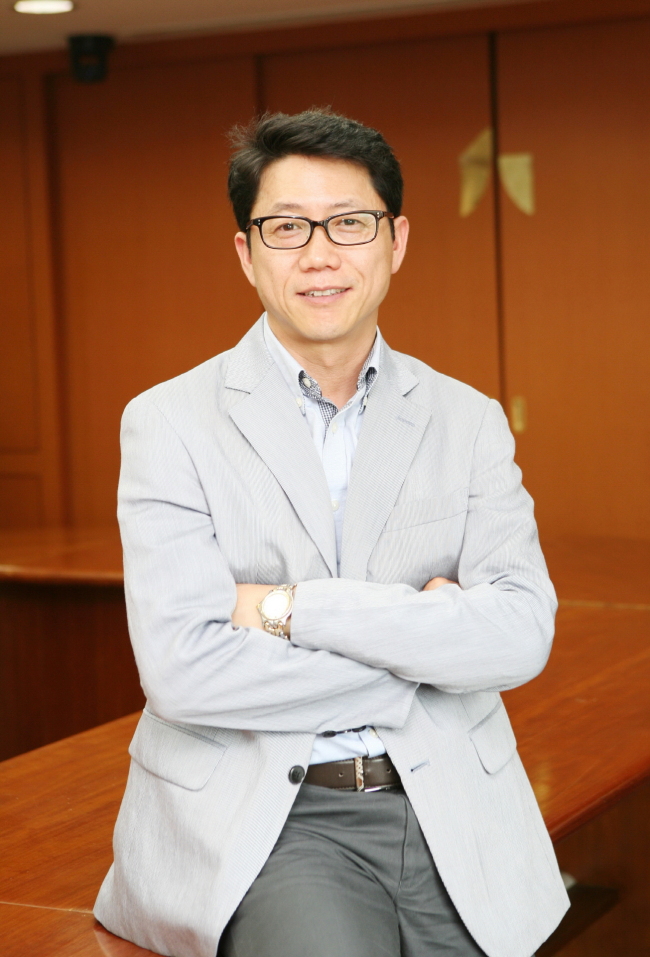 [이 사람-‘발효식품의 대가’ 진중현 대상연구소 식품연구실장]“우리몸엔 전통 발효식품이 잘 맞죠” - 헤럴드경제 [이 사람-‘발효식품의... 