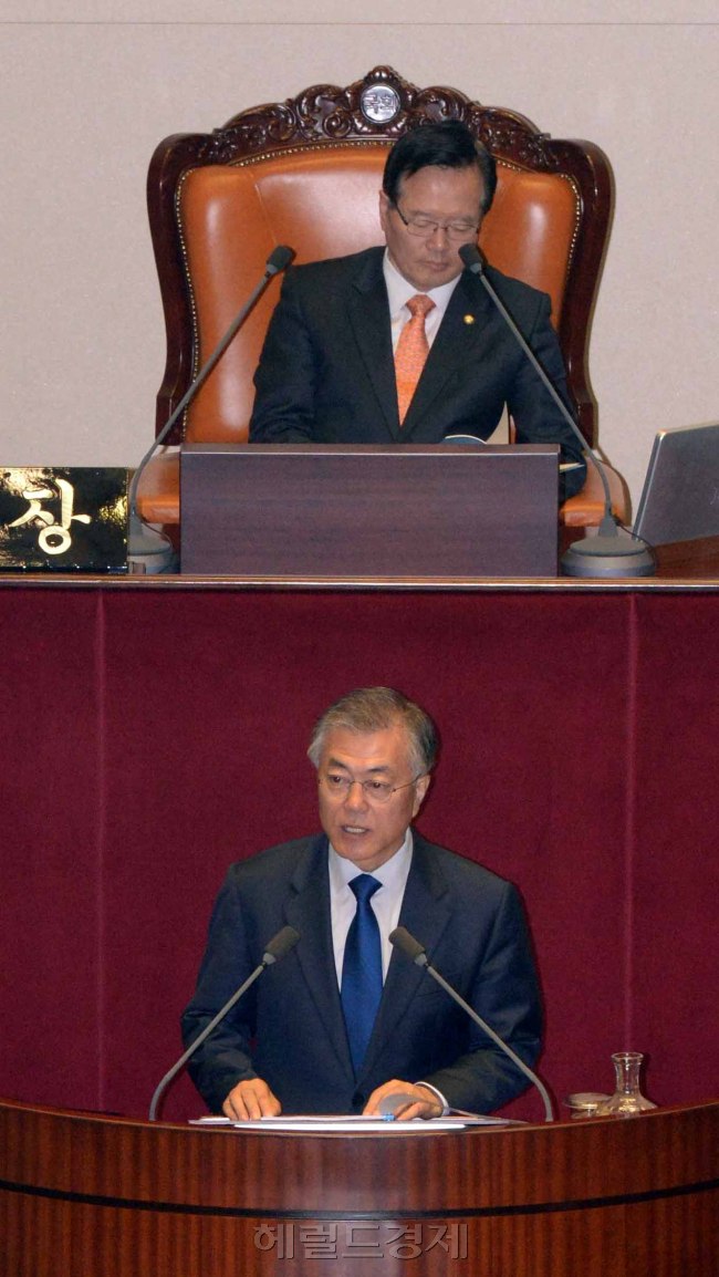 9일 국회본회의 새정치연합 문재인 당대표 연설.<br /><br />정희조 기자/checho@heraldcorp.com  150409
9일 국회본회의 새정치연합 문재인 당대표 연설.
정희조 기자/checho@heraldcorp.com  150409