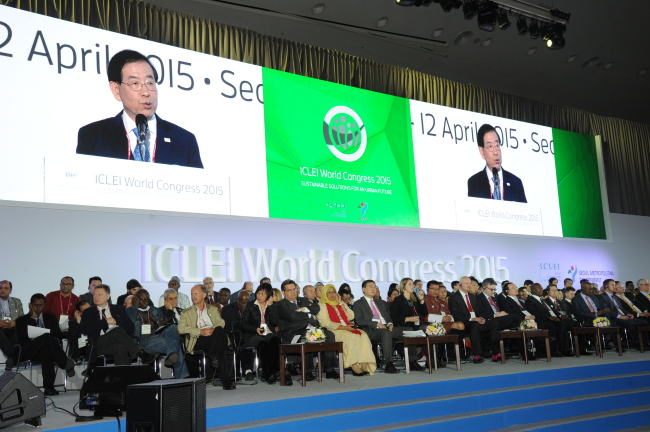 Seoul Mayor Park Won-soon delivers a speech at the opening session of the ICLEI World Congress at Dongdaemun Design Plaza in Seoul on Thursday.
Seoul Metropolitan Government