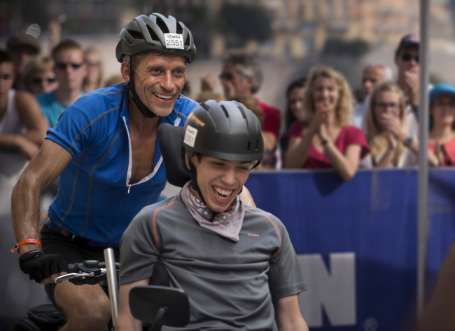 Jacques Gamblin (left) and Fabien Heraud in “De toutes nos forces” (Bigfilm)