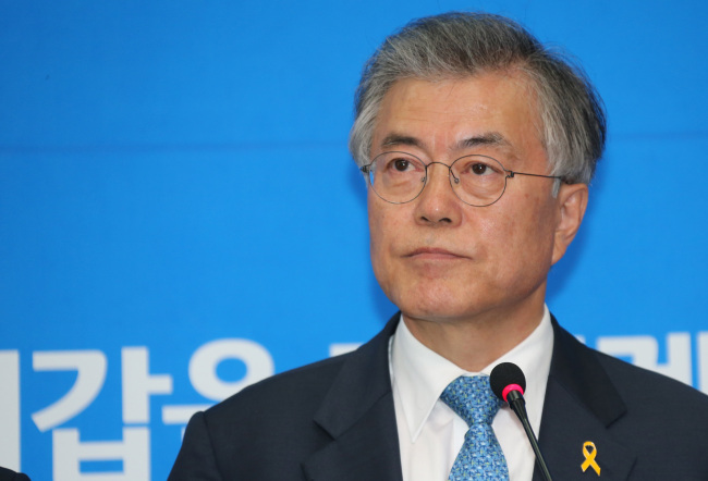 Main opposition New Politics Alliance for Democracy chairman Rep. Moon Jae-in holds a press conference at the National Assembly in Seoul on Thursday. (Yonhap)