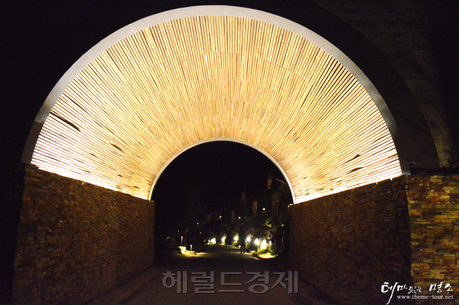 리솜포레스트의 야경   남민 기자/suntopia@heraldcorp.com