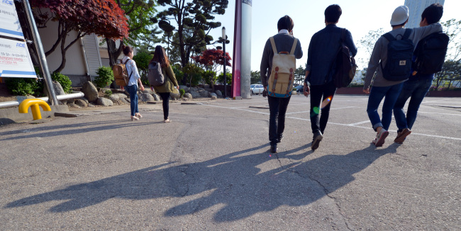 청년실신시대, 부모가 최고 ‘스펙’인 사회