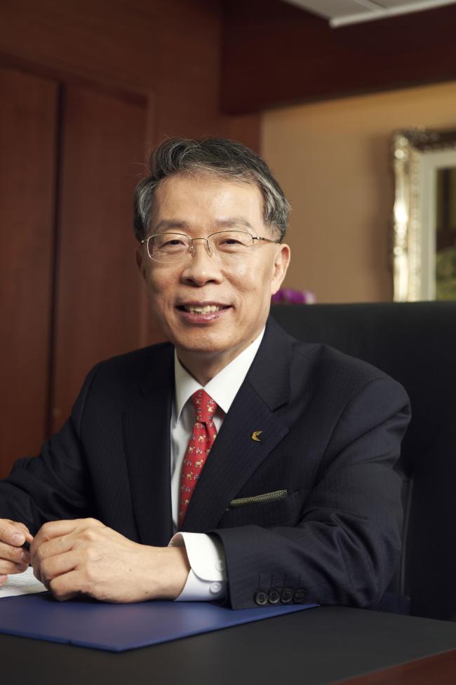 Ex-KEB president Yun Yong-ro
Ex-KEB president Yun Yong-ro