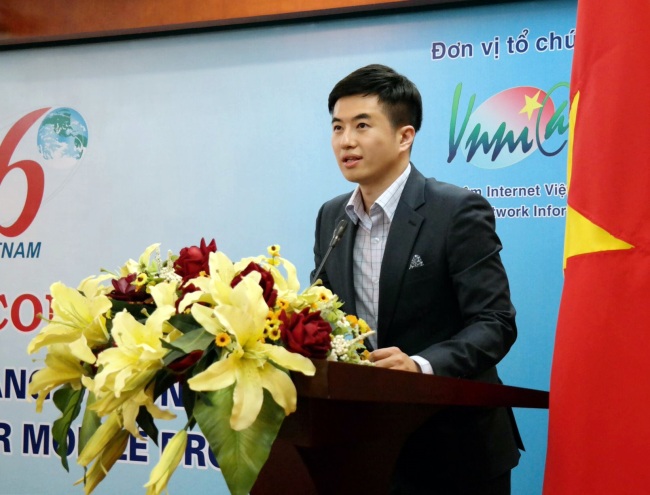 Ko Deuk-nyong, a manager of SK Telecom, speaks on the next-generation Internet standard IPv6 at the Vietnam IPv6 Day 2015, in Hanoi, Vietnam, Wednesday.   SKT
Ko Deuk-nyong, a manager of SK Telecom, speaks on the next-generation Internet standard IPv6 at the Vietnam IPv6 Day 2015, in Hanoi, Vietnam, Wednesday.   SKT