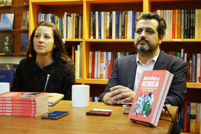 Elodie Dornand de Rouville (left) and Benjamin Joinau discuss their new book, “Sketches of Korea,” at a news conference Wednesday at the Seoul Selection shop in Jongno-gu.    Rumy Doo/The Korea Herald