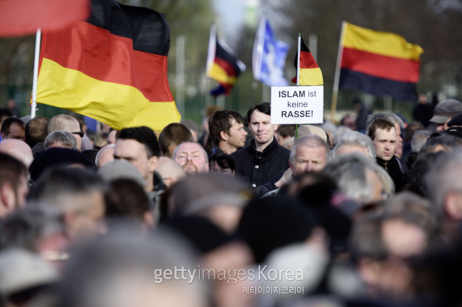 지난달 독일 드레스덴에서 있었던 페기다(PEGIDA)의 대규모 집회. [사진=게티이미지]