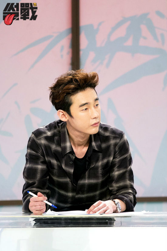 썰전을 떠나게 된 허지웅 ⓒJTBC