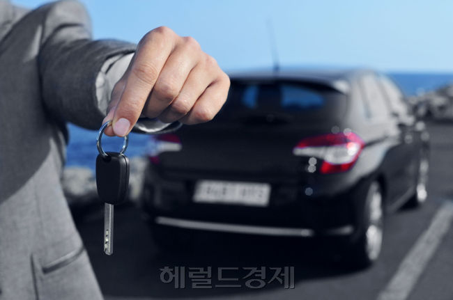 (사진=헤럴드경제DB) 대리운전기사들은 “밖으로는 손님들의 폭언에 자살충동을 느끼고, 안으로는 업체 등의 각종 비용 착취에 시달리고 있다”며 대리운전과 관련한 법과 제도 마련을 호소하고 있다.