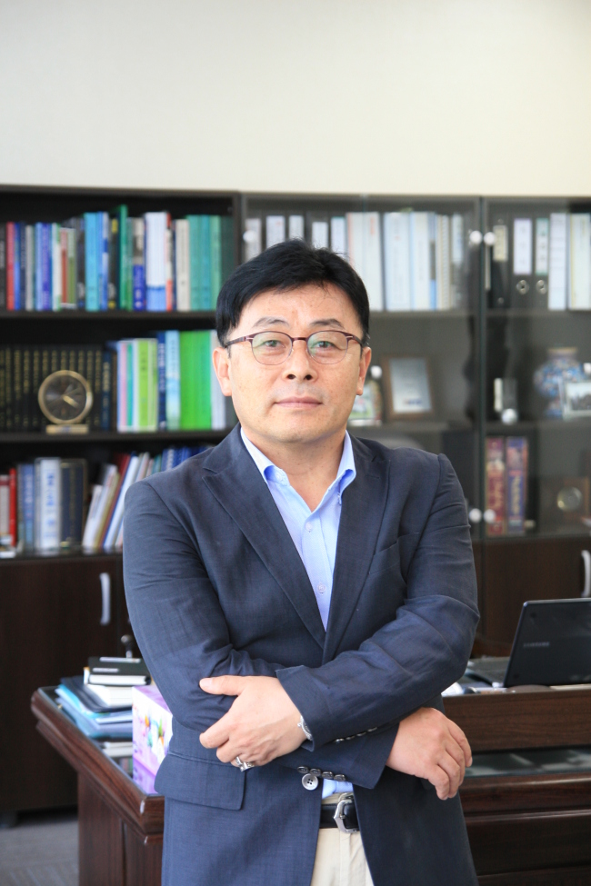 Chong Su-jin, head of YES EMP Research Center
