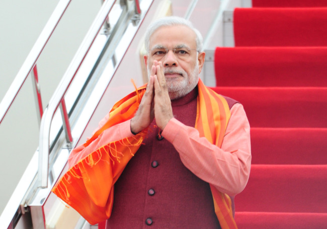 Indian Prime Minister Narendra Modi arrives in Xian, capital of northwest China’s Shaanxi province, Thursday.    Xinhua-Yonhap
