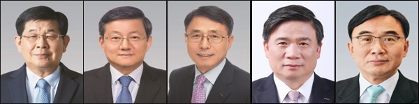 (왼쪽부터) 김진일 대표이사, 윤동준 대표이사, 오인환 부사장, 조청명 부사장,  곽창호 경영연구원장