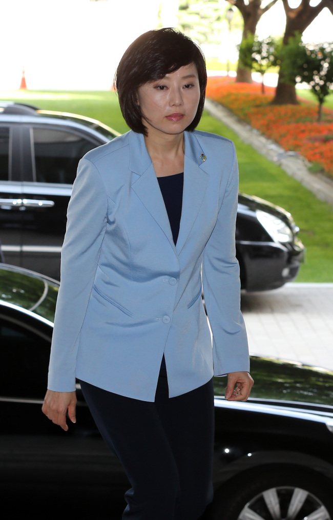 Cho Yoon-sun, senior secretary for political affairs, resigns over pension reform on Monday.(Yonhap)