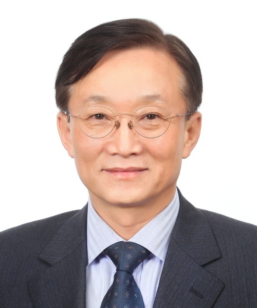 Park Dae-young.