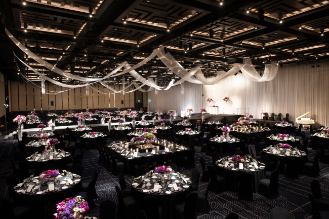 Wedding table decorations at the InterContinental Grand Seoul Parnas.    InterContinental Grand Seoul Parnas