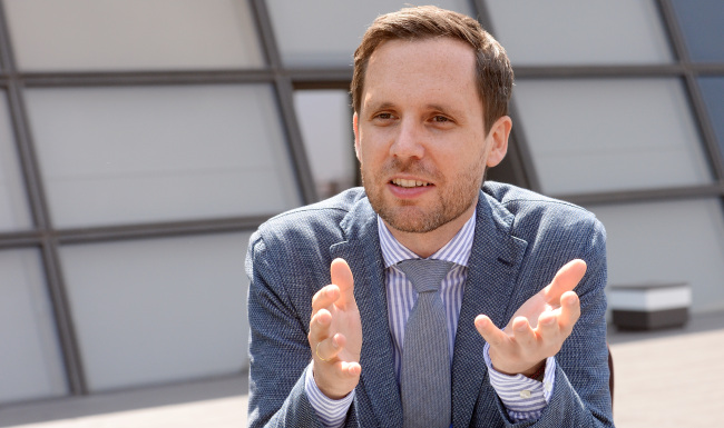 Michael Alexander Schneider, general manager of Asia-Pacific at Rolls Royce Motor Cars, speaks to The Korea Herald on Thursday at the Millennium Seoul Hilton Hotel.   Ahn Hoon/The Korea Herald