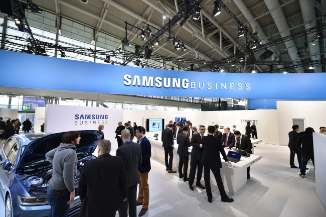 삼성전자는 지난 3월 16일(현지시각) 독일 하노버에서 열린 세계최대 B2B 전시회 CeBIT2015에서‘ 엔터프라이즈 IoT’를 발표했다. 사진은 하노버 CeBIT2015 삼성전자 부스 모습.