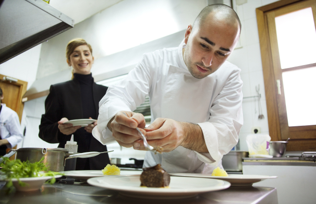 Chef Artur Martinez.   JW Marriott Seoul
Chef Artur Martinez.   JW Marriott Seoul