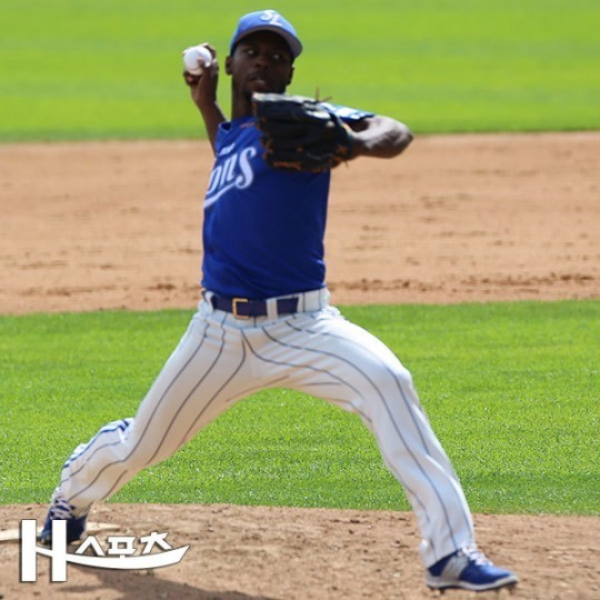 6이닝 2실점 호투로 승리투수 된 피가로 사진=홍성호기자, hongsh@hsports.co.kr