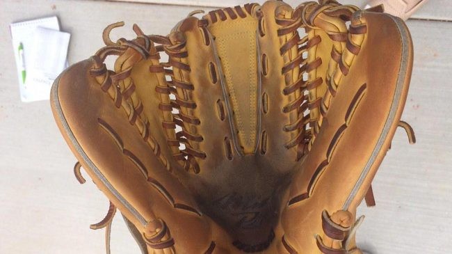 ‘6손가락 글러브’ … MLB에 등장한 20년만의 스위치 투수