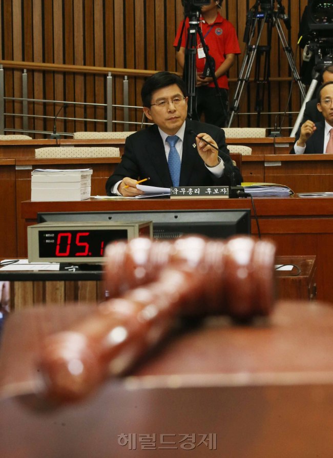 9일 국회에서 열린 국무총리(황교안)후보자 이틀째 인사청문회.<br />정희조 기자/checho@heraldcorp.com  150609
9일 국회에서 열린 국무총리(황교안)후보자 이틀째 인사청문회.
정희조 기자/checho@heraldcorp.com  150609