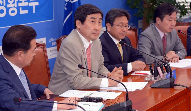 11일 국회에서 열린 정책조정회의. 정희조 기자/checho@heraldcorp.com