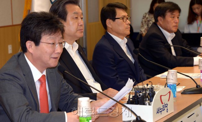 12일 국회 의원회관에서 열린 새누리당 대표최고위원 주재 주요당직자회의.  <br />정희조 기자/checho@heraldcorp.com  150612
12일 국회 의원회관에서 열린 새누리당 대표최고위원 주재 주요당직자회의.
정희조 기자/checho@heraldcorp.com  150612