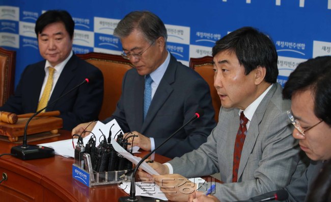 12일 국회 대표실에서 열린 새정치민주연합 최고위원회의. <br />정희조 기자/checho@heraldcorp.com  150612
12일 국회 대표실에서 열린 새정치민주연합 최고위원회의.
정희조 기자/checho@heraldcorp.com  150612