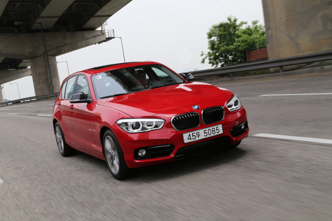 2015 BMW 1-series on a road test.    BMW Korea