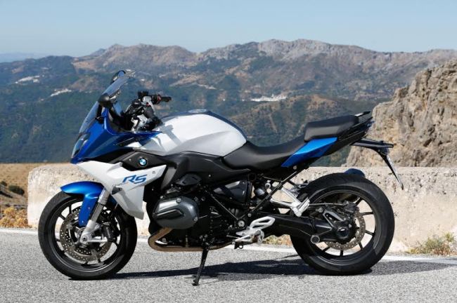 BMW Motorrad, the motorcycle arm of BMW, released the new R 1200RS in Korea on Friday with double cylindrical boxer engine boasting a maximum of 125 horsepower and a maximum of 12.7 kg-m at 6,500 rpm.    BMW Korea