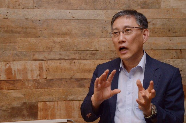 Nam Ki-jeong, a professor at Seoul National University’s Institute for Japanese Studies, speaks in an interview with The Korea Herald on Thursday in Seoul.   Chung Hee-cho/The Korea Herald