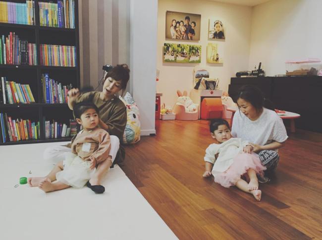 슈의 쌍둥이 라희-라율과 지유라 작가