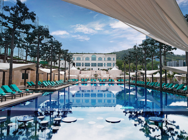 A view of The Oasis, Banyan Tree Club & Spa Seoul’s rooftop luxury swimming pool.   Banyan Tree Club & Spa Seoul
A view of The Oasis, Banyan Tree Club & Spa Seoul’s rooftop luxury swimming pool.   Banyan Tree Club & Spa Seoul