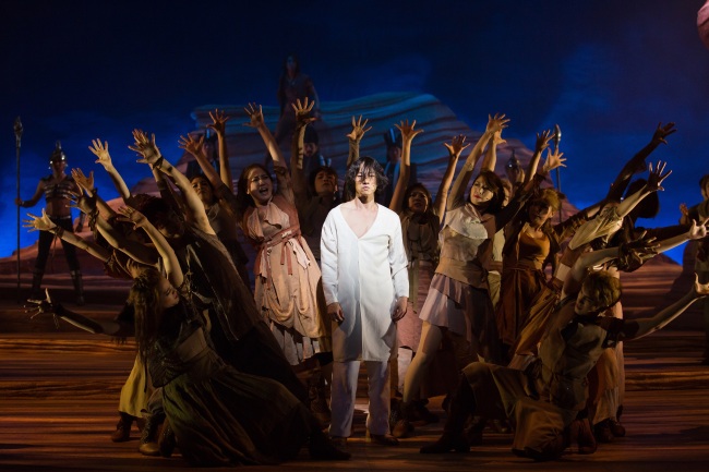 Korean-American Michael K. Lee reprises his role as Jesus Christ in the ongoing local musical production of “Jesus Christ Superstar” at the Charlotte Theater in Seoul. Clip Service
Korean-American Michael K. Lee reprises his role as Jesus Christ in the ongoing local musical production of “Jesus Christ Superstar” at the Charlotte Theater in Seoul. Clip Service