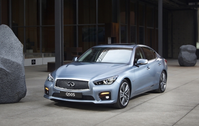 Nissan’s premium brand Infiniti launched the hybrid sedan Q50S with prices starting from 56.9 million won ($50,700). The car is equipped with an electric motor as well as a 3.5 liter-V6 gasoline engine, boasting 364 horsepower and combined fuel mileage of 12.6 kilometers per liter.   Nissan Korea