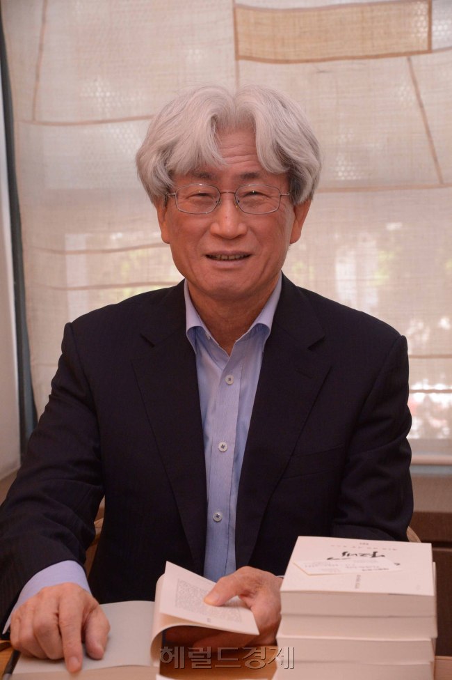 소설가 복거일.<br />정희조 기자/checho@heraldcorp.com  150701
소설가 복거일.
정희조 기자/checho@heraldcorp.com  150701