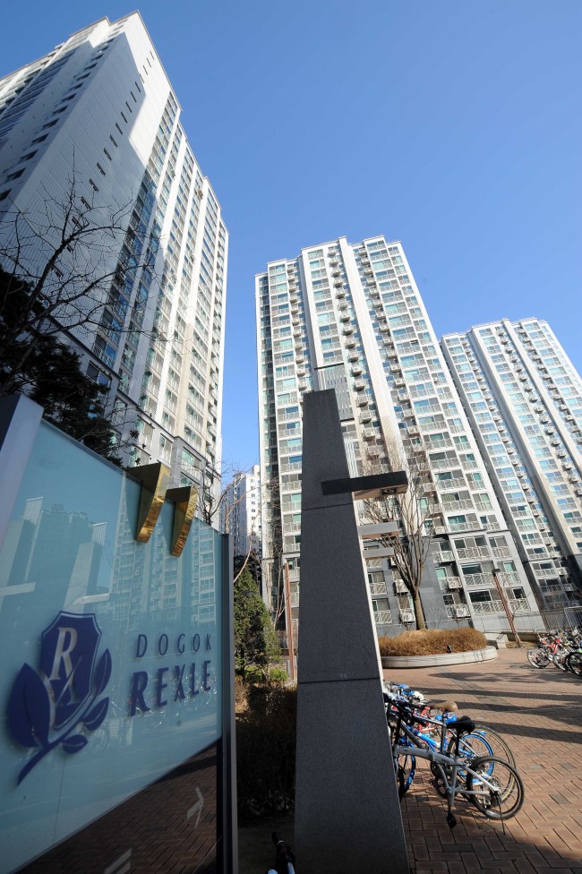 고가 아파트 시세 상승세가 가파르다. 강남 도곡동 ‘도곡렉슬’ 모습.