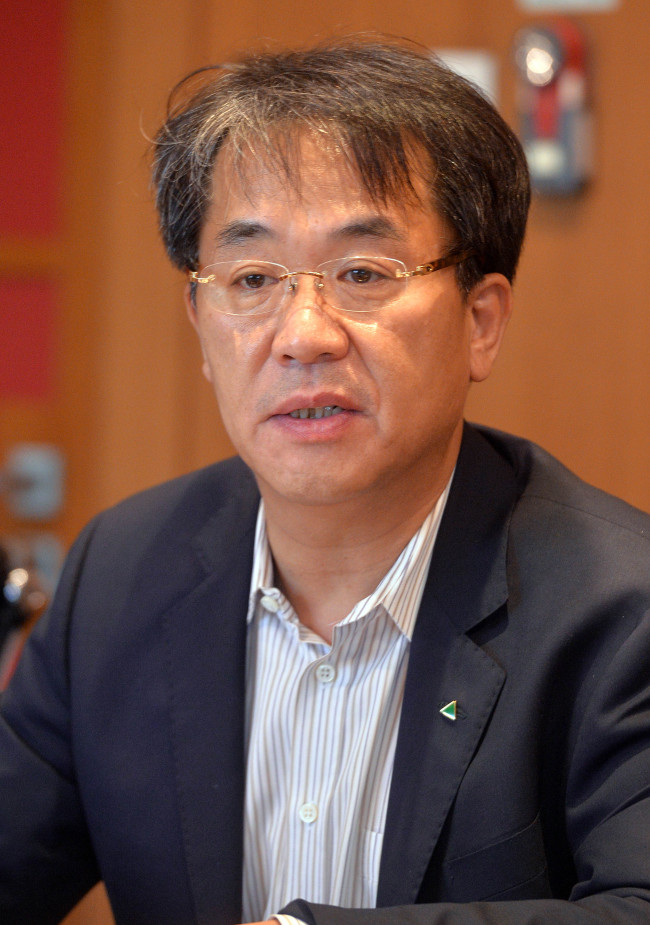현대경제연구_간담회.<br />이상섭 기자 babtong@heraldcorp.com
현대경제연구_간담회.
이상섭 기자 babtong@heraldcorp.com