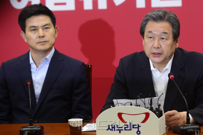 김무성 새누리당 대표가 9일 오전 서울 여의도 국회에서 열린 최고위원회의에서 모두발언을 하고 있다.
박해묵 기자/mook@heraldcorp.com