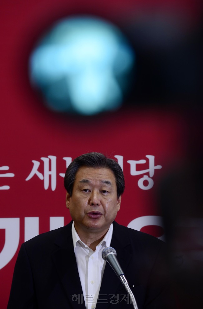 김무성 새누리당 대표가 13일 오전 서울 여의도 국회에서 취임 1주년 기자회견을 가지고 있다. 박해묵 기자/mook@heralcorp.com
