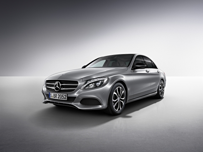 THE NEW MERCEDES-BENZ C 200D -- Mercedes-Benz Korea launched The New C 200d, the diesel edition of its New C-Class Series, in Seoul, Wednesday. The vehicle boasts an upgraded 1.6 liter, four-cylinder engine, which helps minimize noise and vibrations. Like other C-Class models, the eco-friendly vehicle is topped with the “ECO start and stop” function, which shuts down the engine even when the vehicle is only briefly stationary. While maintaining CO2 emissions at 152 grams per kilometer, the vehicle claims a fuel efficiency of 13.2 kilometers per liter. (Mercedes-Benz Korea)
