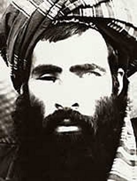 <YONHAP PHOTO-2993> epa04864640 (FILE) An undated image believed to be showing Afghan Taliban leader Mullah Omar. Mullah Omar, the leader of the Afghan Taliban, died two years ago in Pakistan, a senior Afghan government official said 29 July 2015. 'We have confirmed with Pakistani officials and with Taliban sources that he died due to illness,' the official told media on condition of anonymity. EPA/HANDOUT ATTENTION EDITORS : BEST QUALITY AVAILABLE/2015-07-29 21:21:11/ <저작권자 ⓒ 1980-2015 ㈜연합뉴스. 무단 전재 재배포 금지.>
Afghan Taliban leader Mullah Omar.   EPA-Yonhap