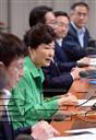 박근혜 대통령이 10일 오전 청와대에서 열린 대통령 주재 수석비서관회의에서 모두발언을 하고 있다./ 청와대사진기자단/헤럴드경제 안훈 기자 rosedale@heraldcorp.com/ 2015.08.12