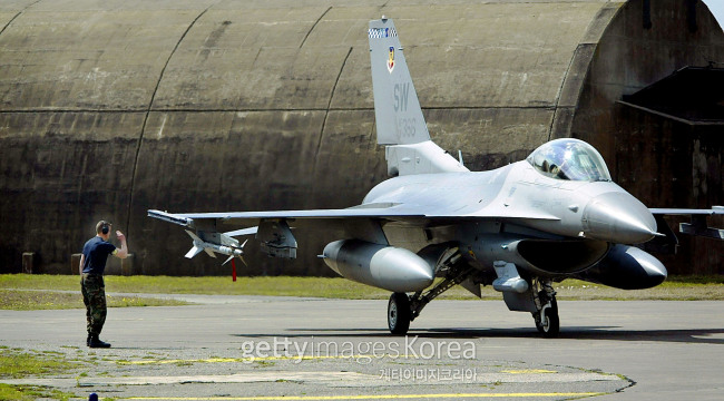 터키 공군 F-16 전투기와 인시를리크 공군기지. 사진은 기사내용과 무관함. [사진=게티이미지]