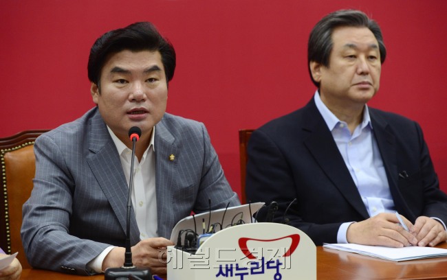 원유철 새누리당 원내대표가 12일 오전 서울 여의도 국회에서 열린 최고중진연석회의에서 모두발언을 하고 있다. 박해묵 기자/mook@heraldcorp.com