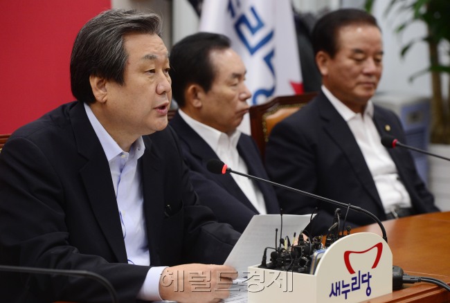 김무성 새누리당 대표가 12일 오전 서울 여의도 국회에서 열린 최고중진연석회의에서 모두발언을 하고 있다. 박해묵 기자/mook@heraldcorp.com