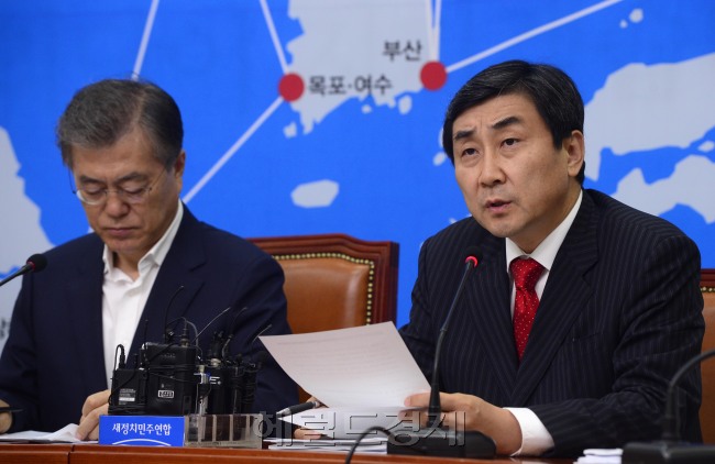 이종걸 새정치민주연합 원내대표가 17일 오전 서울 여의도 국회에서 열린 최고위원회의에서 모두발언을 하고 있다. 박해묵 기자/mook@heraldcorp.com